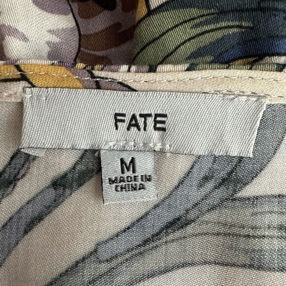 FATE FLORAL PRINTED TIE FRONT PEPLUM BOTTOM BLOUSE Size Medium - Picture 3 of 8